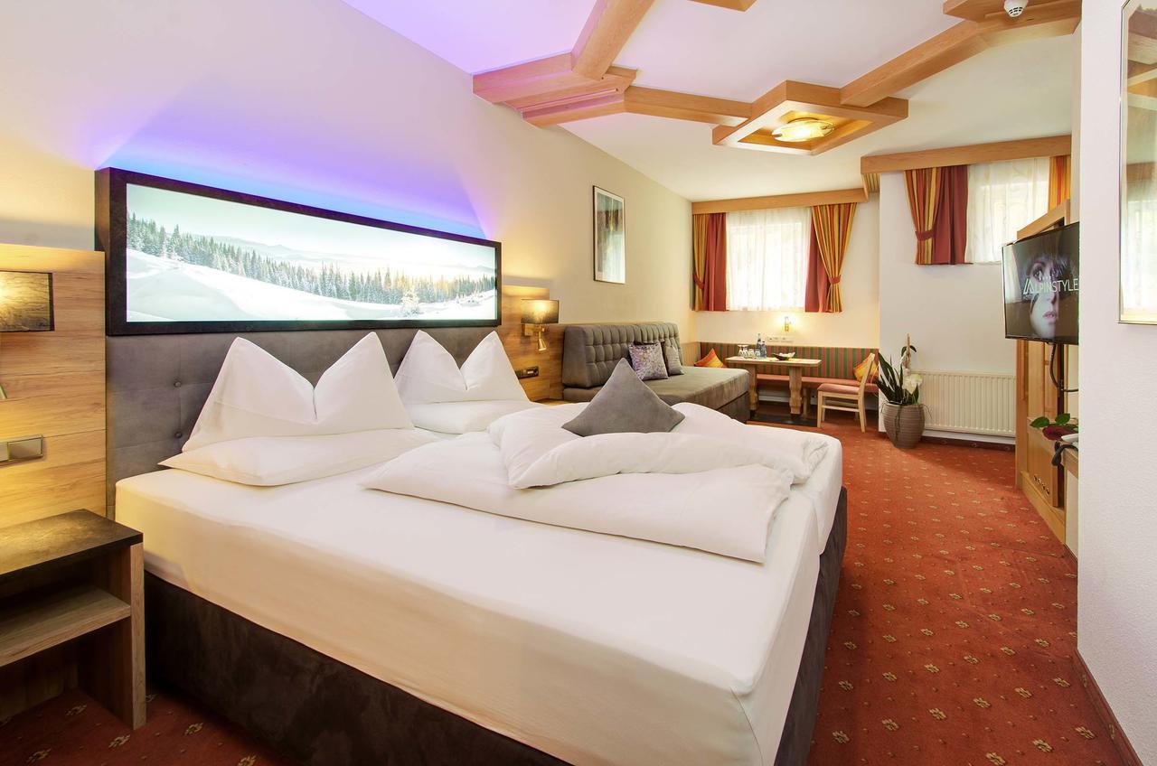 Alpinstyle Hotel Ischgl Esterno foto
